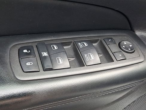Used 2022 Jeep Grand Cherokee Limited AWD/4WD image 26