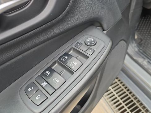 Used 2019 Jeep Cherokee Trailhawk w/ Cold Weather Group image 11