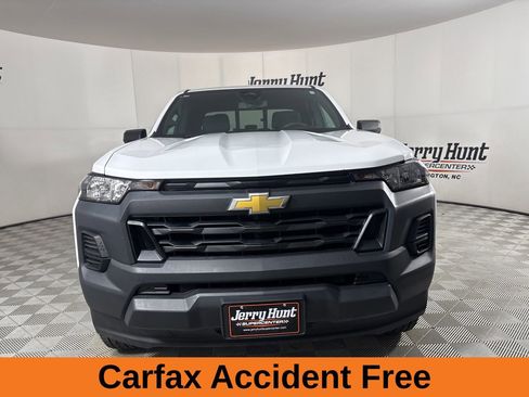 Used 2023 Chevrolet Colorado W/T image 3
