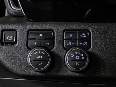 Used 2024 Chevrolet Silverado 2500 LT AWD/4WD image 24