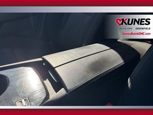 Used 2025 Nissan Rogue SV image 26