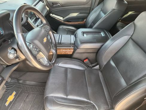 Used 2020 Chevrolet Tahoe Premier w/ Premier 6.2L Value Package AWD/4WD image 12