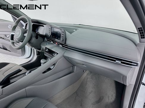 Certified 2026 Hyundai Elantra Sport FWD image 33
