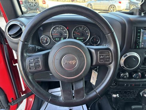 Used 2018 Jeep Wrangler Unlimited Rubicon w/ Connectivity Group image 13