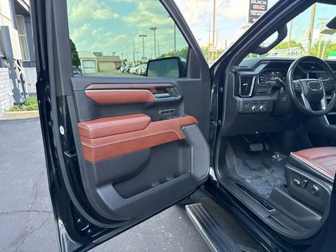 Used 2023 GMC Sierra 1500 Denali Ultimate AWD/4WD image 13