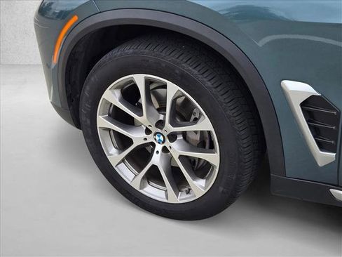 Used 2024 BMW X5 xDrive40i w/ Parking Assistance Package image 25