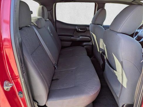 Used 2016 Toyota Tacoma TRD Off-Road image 20