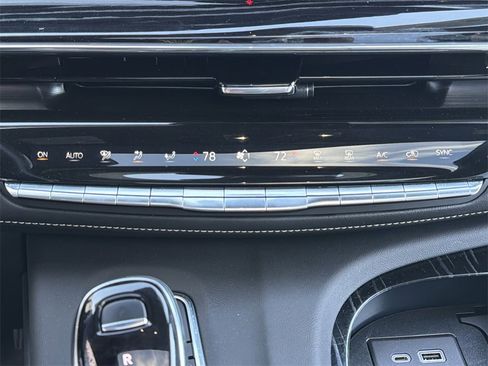 Certified 2022 Cadillac Escalade Sport image 33