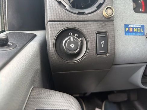 Used 2014 Ford F550 4x4 Regular Cab Super Duty image 17