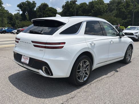 Used 2025 Genesis GV70 2.5T AWD/4WD image 17