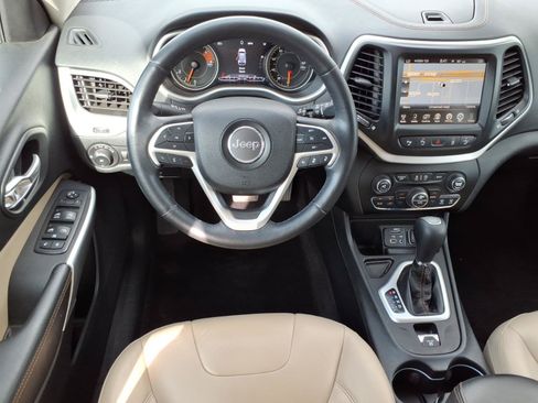 Used 2018 Jeep Cherokee Limited w/ Technology Group FWD image 16