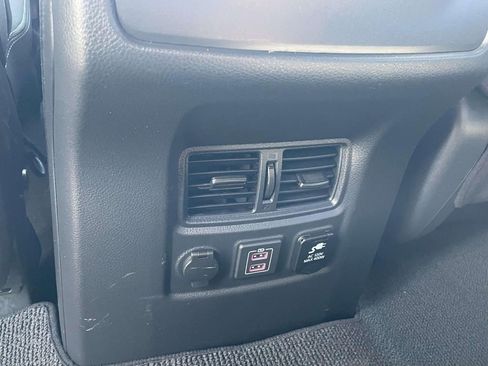 Used 2024 Nissan Titan SV w/ SV Bronze Edition Package RWD image 12