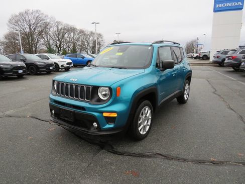 Used 2022 Jeep Renegade Latitude w/ Convenience Group image 1