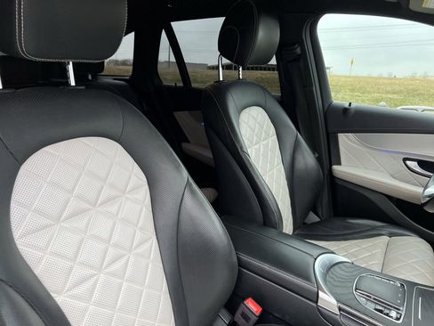 Used 2020 Mercedes-Benz GLC 300 4MATIC image 35