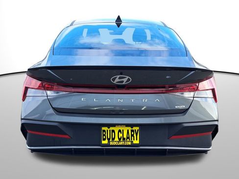 New 2025 Hyundai Elantra SEL image 7