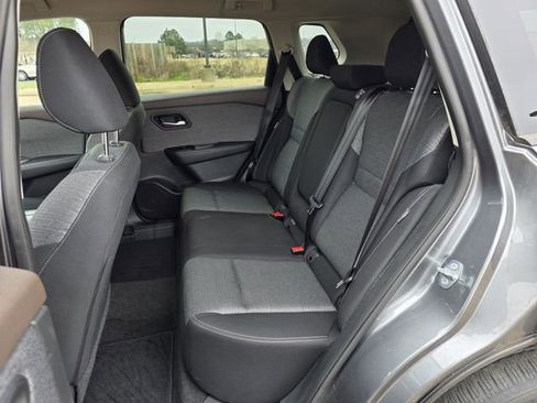 Used 2023 Nissan Rogue SV image 16