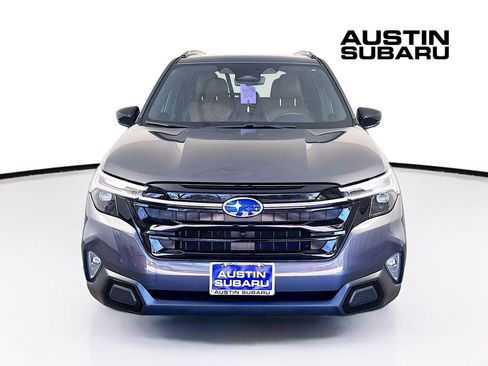 Used 2025 Subaru Forester Touring image 3