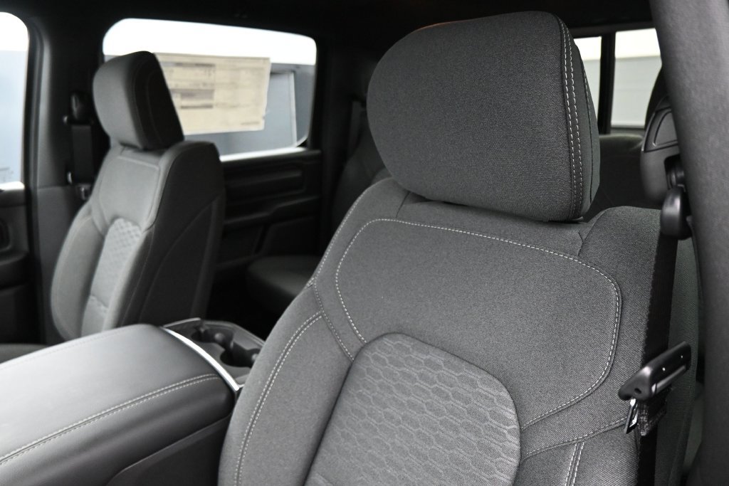 Used 2027 RAM 1500 Express AWD/4WD image 13