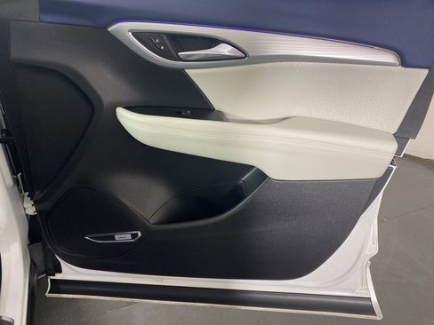 Used 2024 Buick Envision Avenir image 32