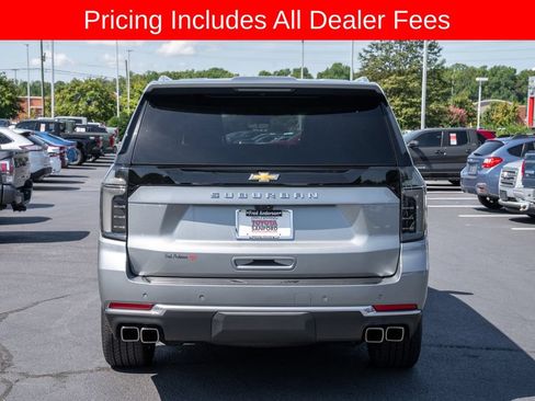 Used 2025 Chevrolet Suburban High Country AWD/4WD image 4