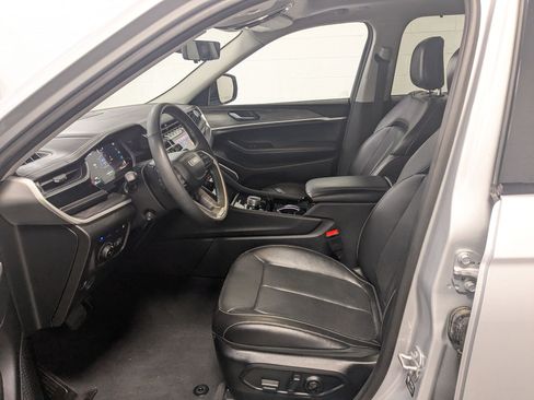 Used 2022 Jeep Grand Cherokee Limited 4xe w/ Luxury Tech Group II AWD/4WD image 19