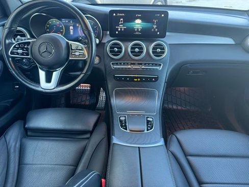 Used 2022 Mercedes-Benz GLC 300 4MATIC image 3