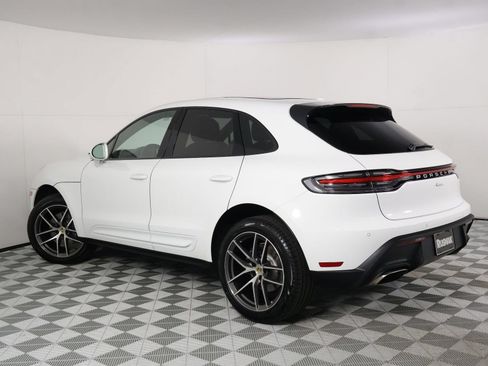Certified 2026 Porsche Macan AWD/4WD image 3