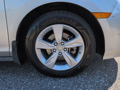 Used 2018 Honda Odyssey EX image 11