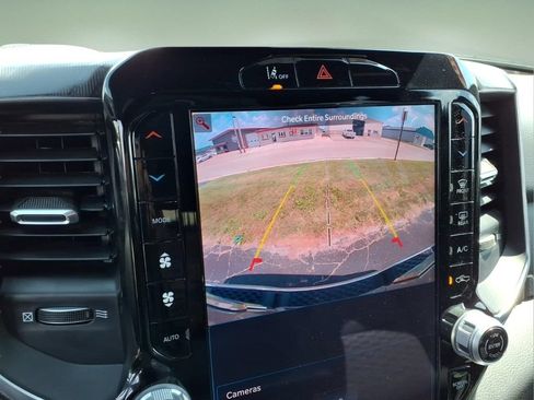 Used 2025 RAM 1500 Big Horn AWD/4WD image 10