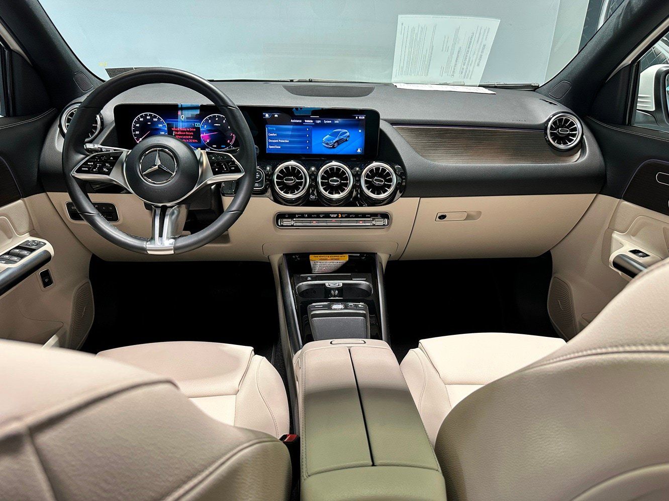 Used 2026 Mercedes-Benz GLA 250 4MATIC image 9