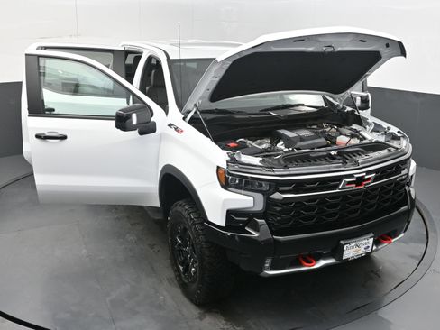 Used 2024 Chevrolet Silverado 1500 ZR2 w/ Technology Package AWD/4WD image 39