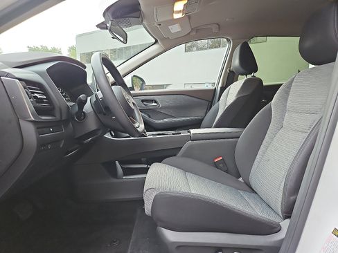 Certified 2023 Nissan Rogue SV image 13