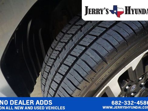 Used 2025 Subaru Forester Limited AWD/4WD image 9