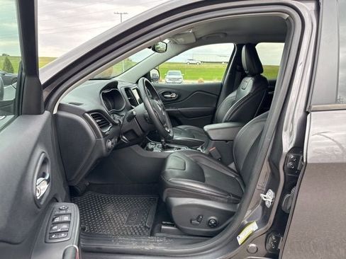 Used 2019 Jeep Cherokee Trailhawk w/ Comfort/Convenience Group AWD/4WD image 21