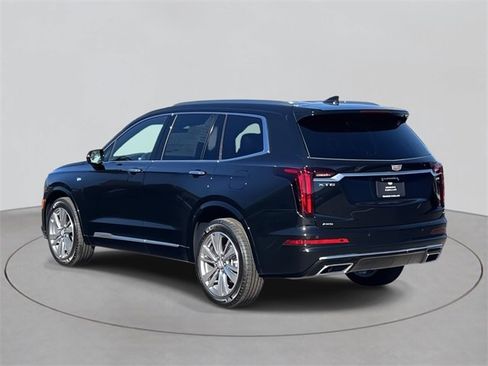 Certified 2023 Cadillac XT6 Premium Luxury image 4
