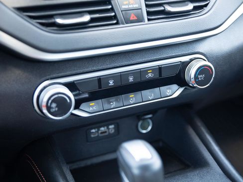 Used 2022 Nissan Altima 2.5 SR AWD/4WD image 13