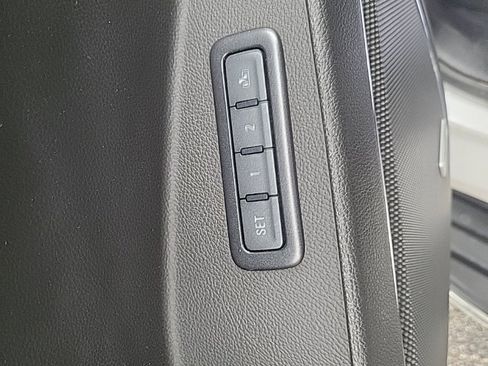 Used 2017 Chevrolet Suburban Premier image 30