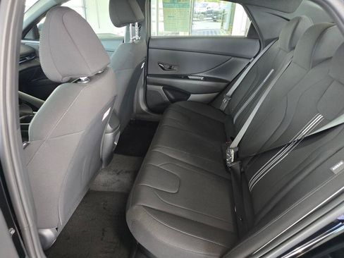 New 2026 Hyundai Elantra SEL FWD image 32