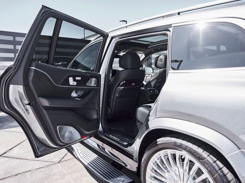 Used 2026 Mercedes-Benz Maybach GLS 600 4MATIC image 30