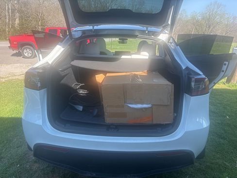 Used 2023 Tesla Model Y Long Range image 7