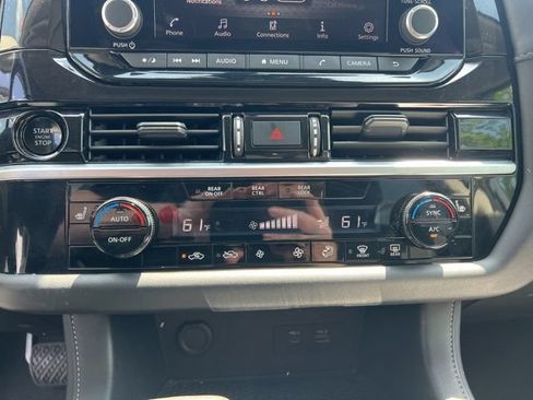 Used 2025 Nissan Pathfinder SV AWD/4WD image 20