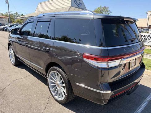 Used 2024 Lincoln Navigator Reserve AWD/4WD image 3