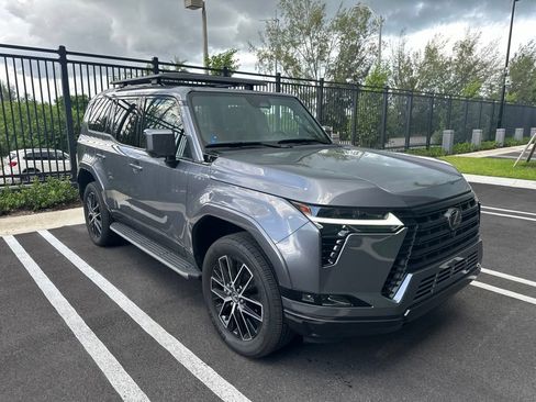 Used 2024 Lexus GX 550 w/ Accessory Package (2T) AWD/4WD image 4
