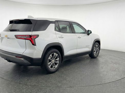Used 2025 Chevrolet Equinox LT image 9
