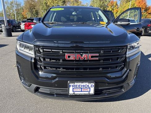 Used 2023 GMC Acadia SLE w/ Driver Convenience Package image 30