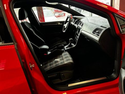 Used 2018 Volkswagen GTI S FWD image 31