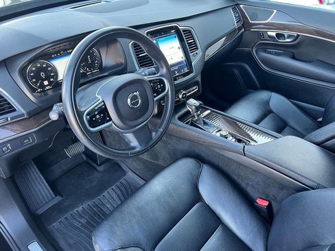 Used 2019 Volvo XC90 T6 Momentum w/ Protection Package image 14