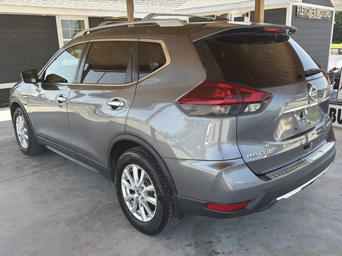 Used 2019 Nissan Rogue S w/ Special Edition Package FWD image 4