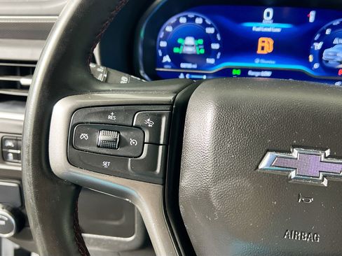 Used 2024 Chevrolet Suburban RST RWD image 18