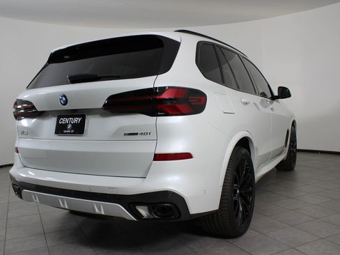 New 2026 BMW X5 sDrive40i image 9